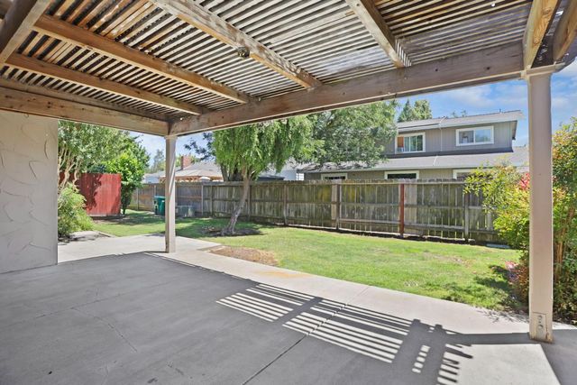 1725 Le Bec Ct, Lodi, CA 95240