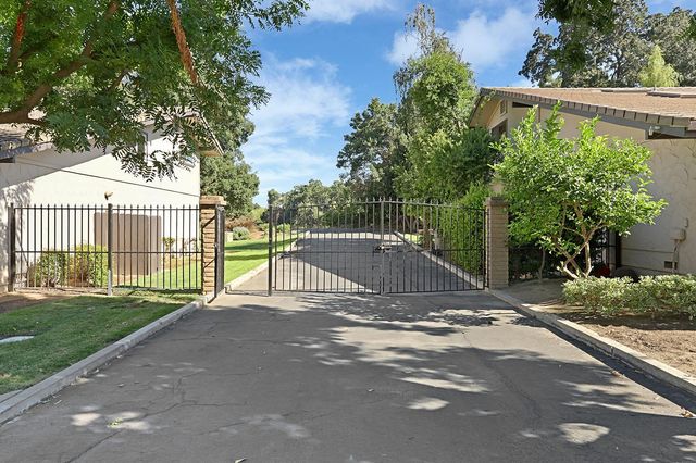 1725 Le Bec Ct, Lodi, CA 95240