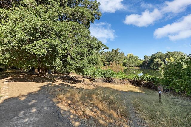1725 Le Bec Ct, Lodi, CA 95240