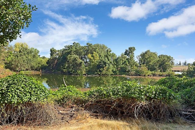 1725 Le Bec Ct, Lodi, CA 95240