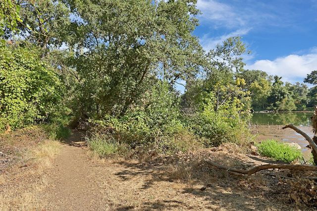1725 Le Bec Ct, Lodi, CA 95240