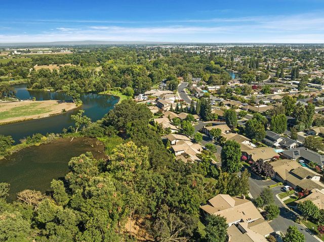 1725 Le Bec Ct, Lodi, CA 95240