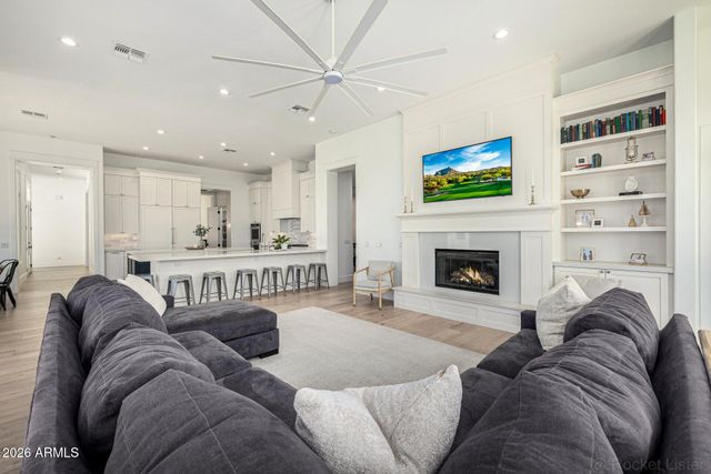 3409 E IVYGLEN Circle, Mesa, AZ 85213