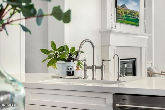 3409 E IVYGLEN Circle, Mesa, AZ 85213