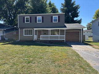 3160 N Holly Drive, Decatur, IL 62526