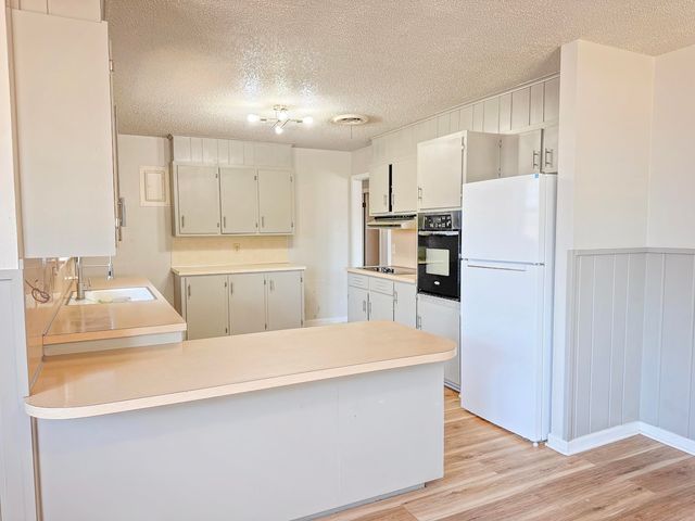 303 N Gary Lane, Denver City, TX 79323