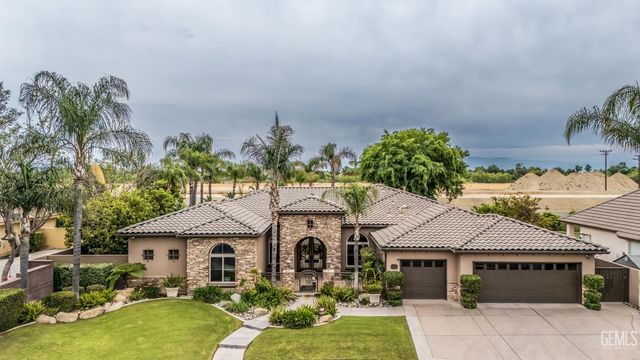 10703 Queensbury Drive, Bakersfield, CA 93312