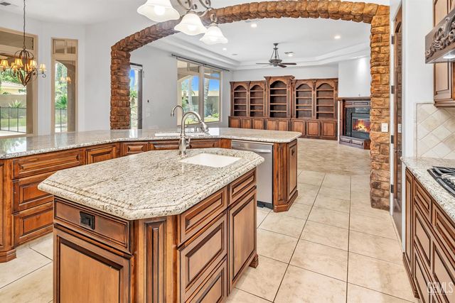 10703 Queensbury Drive, Bakersfield, CA 93312