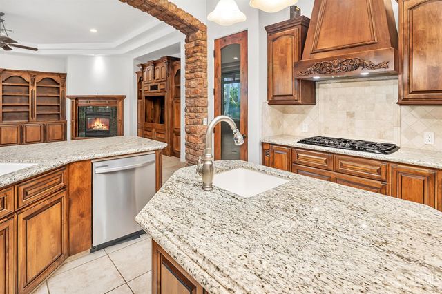 10703 Queensbury Drive, Bakersfield, CA 93312