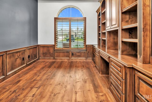 10703 Queensbury Drive, Bakersfield, CA 93312