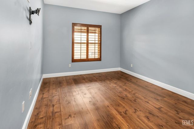 10703 Queensbury Drive, Bakersfield, CA 93312