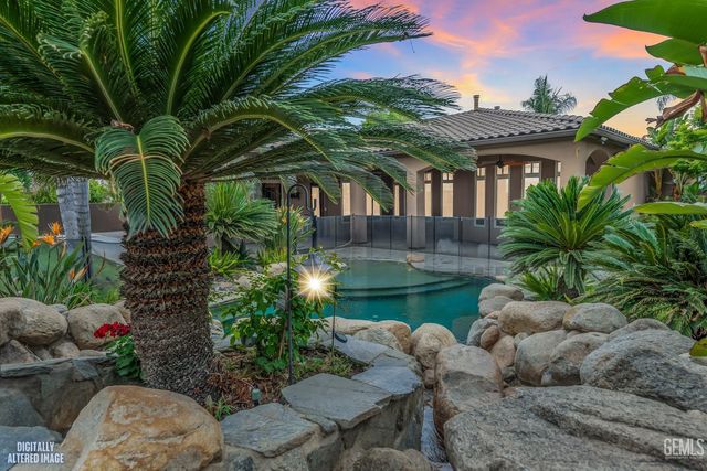 10703 Queensbury Drive, Bakersfield, CA 93312