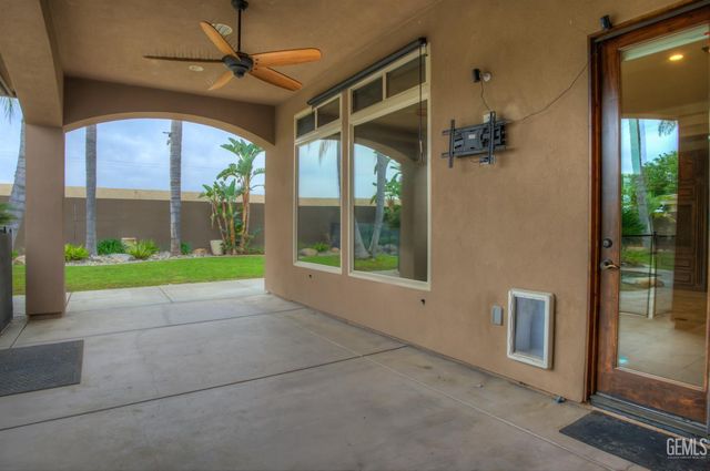 10703 Queensbury Drive, Bakersfield, CA 93312