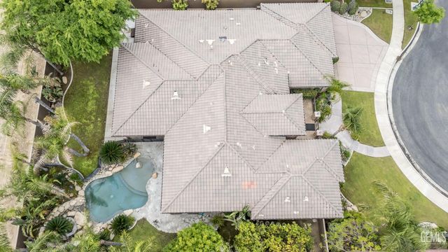 10703 Queensbury Drive, Bakersfield, CA 93312