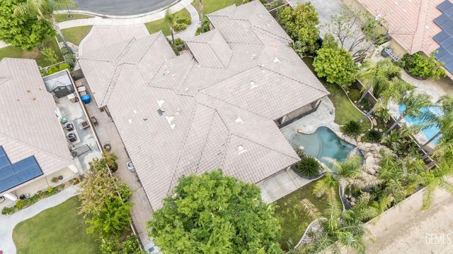 10703 Queensbury Drive, Bakersfield, CA 93312