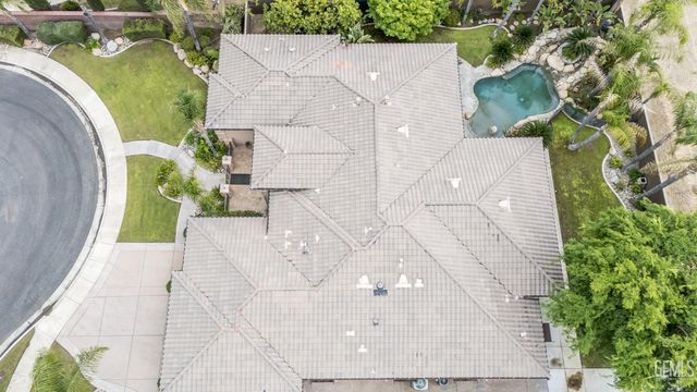 10703 Queensbury Drive, Bakersfield, CA 93312