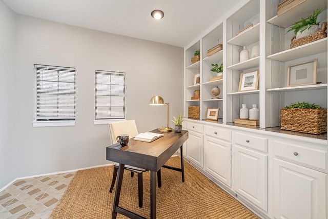 2712 West Holcombe, West University Place, TX 77005