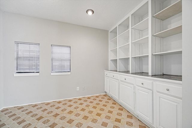 2712 West Holcombe, West University Place, TX 77005