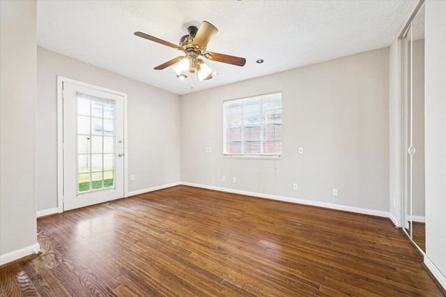 2712 West Holcombe, West University Place, TX 77005