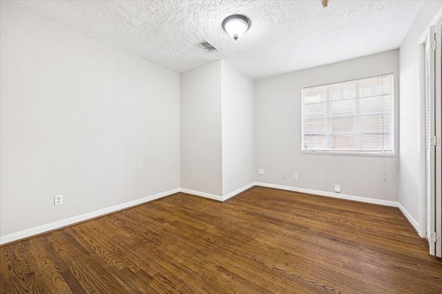 2712 West Holcombe, West University Place, TX 77005