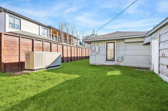 2712 West Holcombe, West University Place, TX 77005