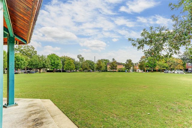 2712 West Holcombe, West University Place, TX 77005