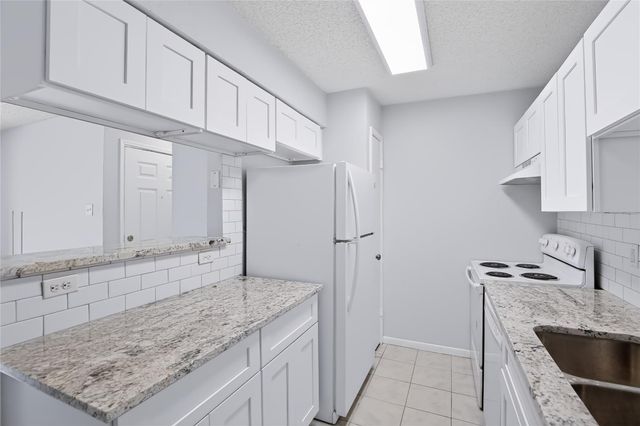 2750 Holly Hall Street 510, Houston, TX 77054