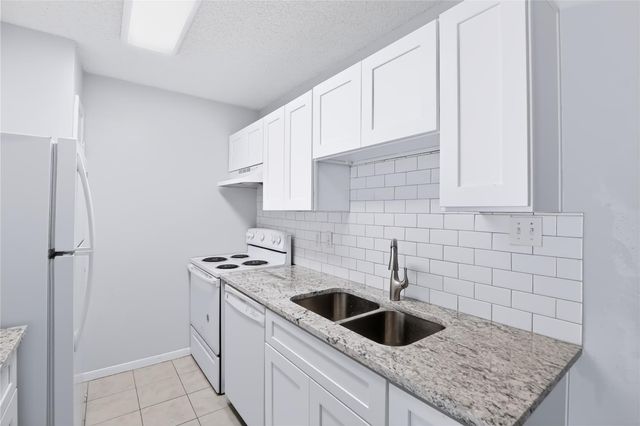 2750 Holly Hall Street 510, Houston, TX 77054