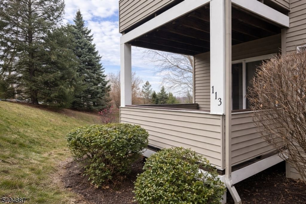 113 Bourne Ci, Hardyston Twp., NJ 07419 — photo 2