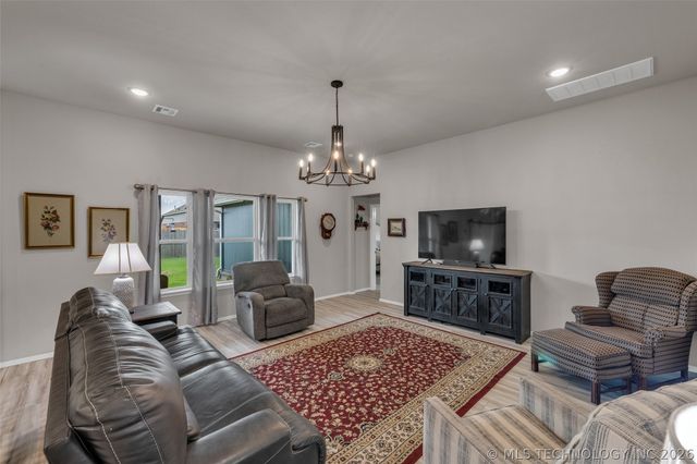 13008 E 124th Street North, Owasso, OK 74021