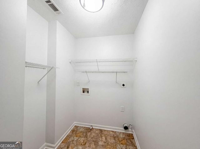 2662 Whispering Pines Drive, Grayson, GA 30017