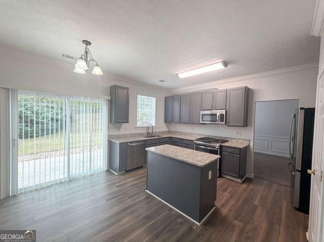 2662 Whispering Pines Drive, Grayson, GA 30017