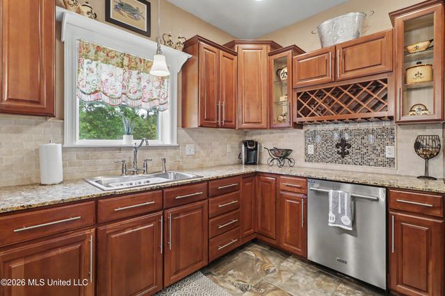 1009 Saint Joseph Street, Waveland, MS 39576