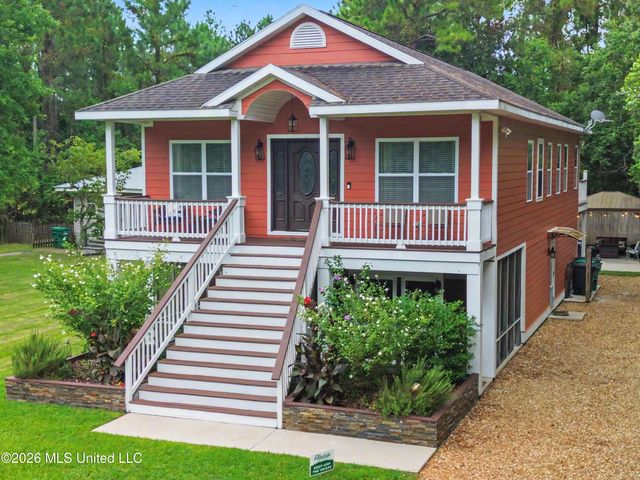 1009 Saint Joseph Street, Waveland, MS 39576