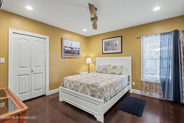 1009 Saint Joseph Street, Waveland, MS 39576