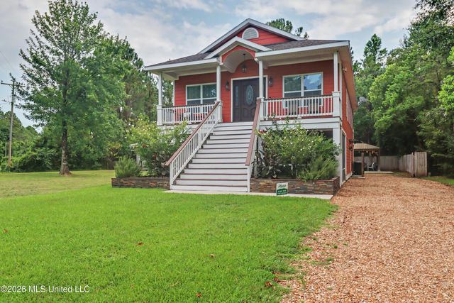 1009 Saint Joseph Street, Waveland, MS 39576