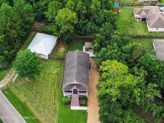 1009 Saint Joseph Street, Waveland, MS 39576