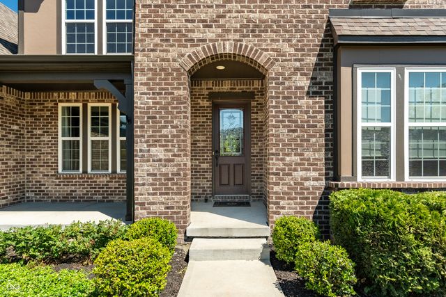 11134 Glen Avon Way, Zionsville, IN 46077