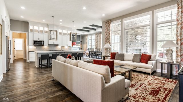 11134 Glen Avon Way, Zionsville, IN 46077