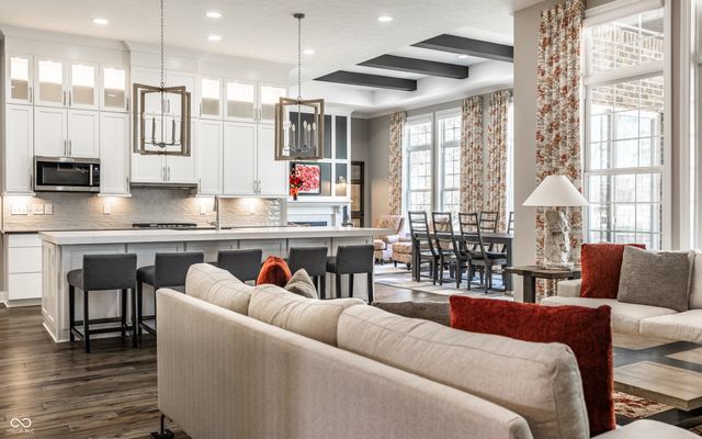 11134 Glen Avon Way, Zionsville, IN 46077