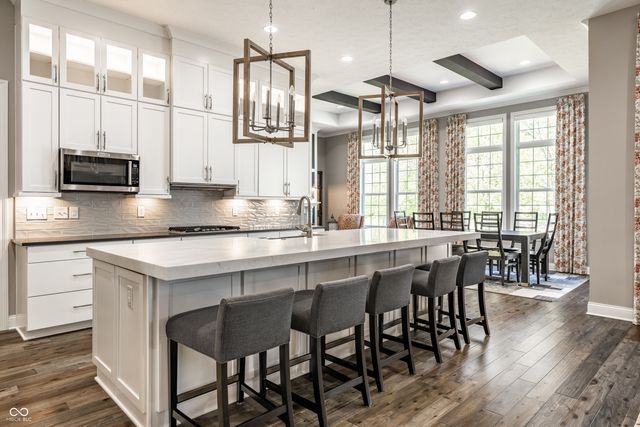 11134 Glen Avon Way, Zionsville, IN 46077