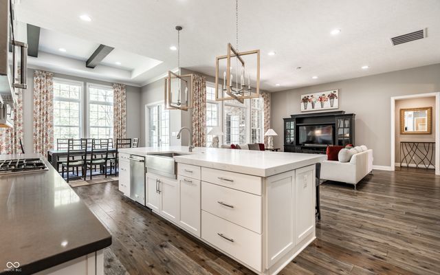 11134 Glen Avon Way, Zionsville, IN 46077