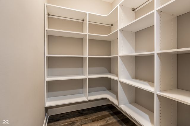 11134 Glen Avon Way, Zionsville, IN 46077