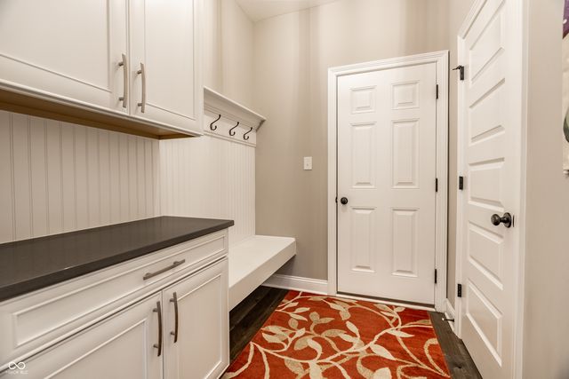 11134 Glen Avon Way, Zionsville, IN 46077