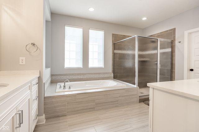 11134 Glen Avon Way, Zionsville, IN 46077