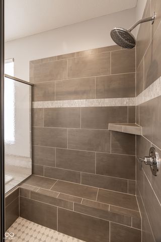 11134 Glen Avon Way, Zionsville, IN 46077