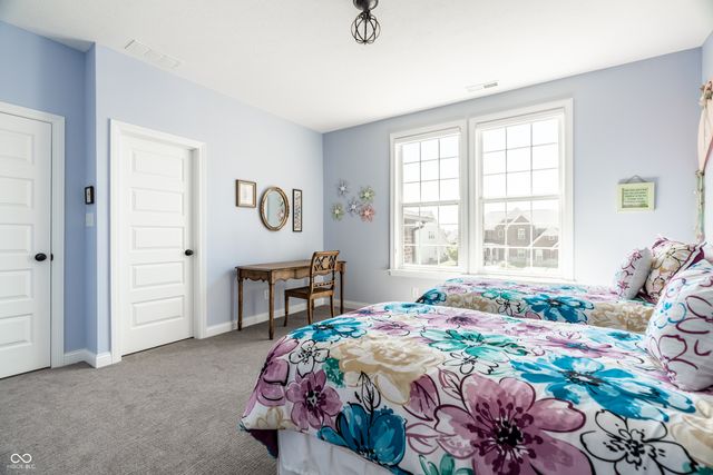 11134 Glen Avon Way, Zionsville, IN 46077