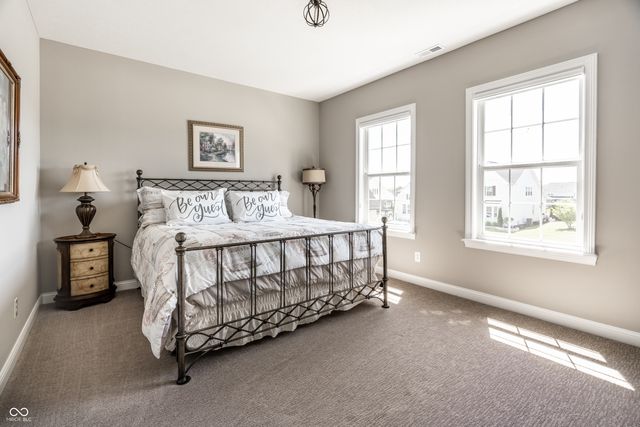 11134 Glen Avon Way, Zionsville, IN 46077