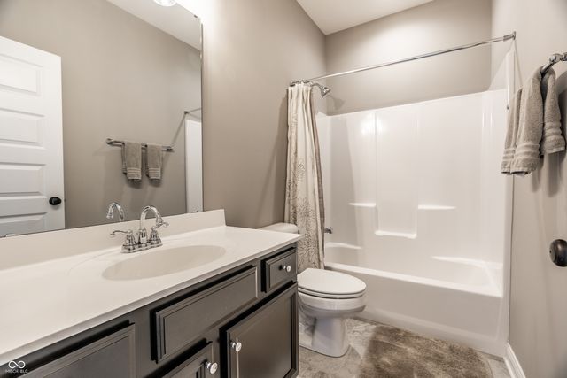 11134 Glen Avon Way, Zionsville, IN 46077