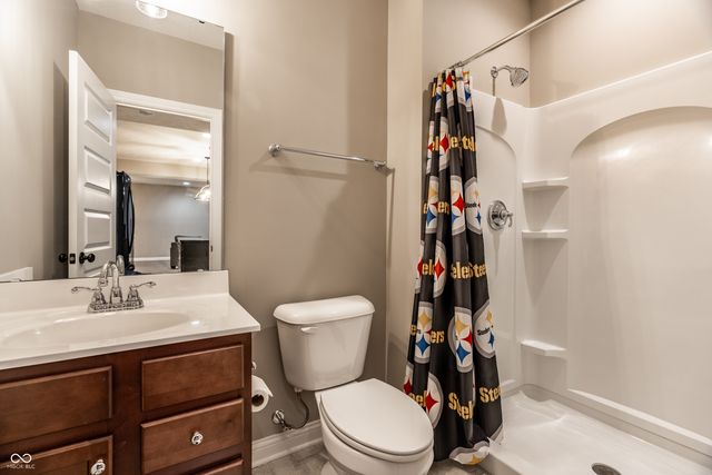 11134 Glen Avon Way, Zionsville, IN 46077